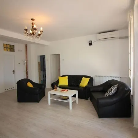 Rosemary Comfortable Holiday Vakantiehuis
